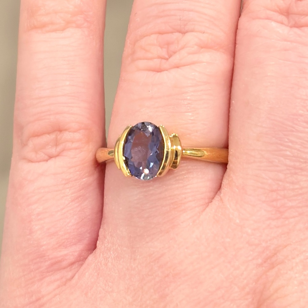 18K Iolite Ring, Natural Violet Oval Cut, Size 8.25, Yellow Gold, Solitaire - Picture 8 of 17